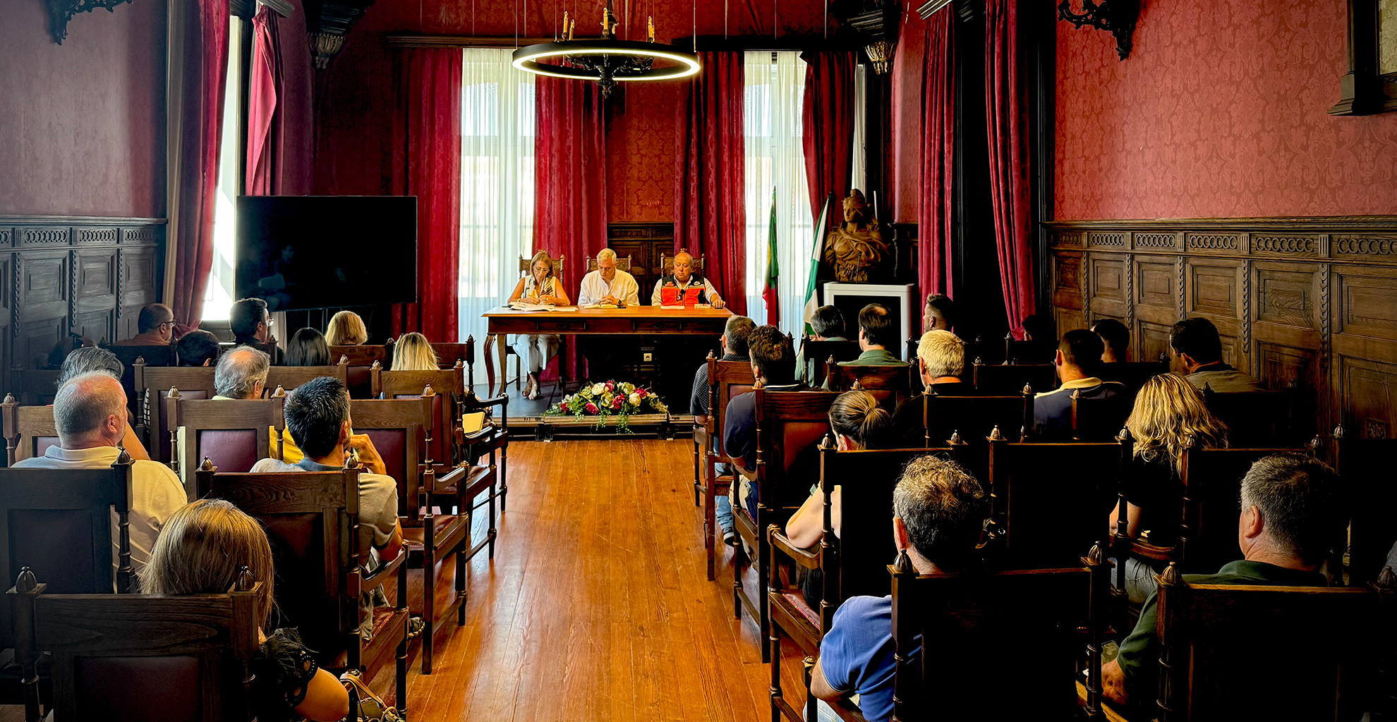 MUNICÍPIO DE VILA REAL E ICNF PROMOVEM REUNIÃO PARA AVALIAR ESTRAGOS DOS INCÊNDIOS