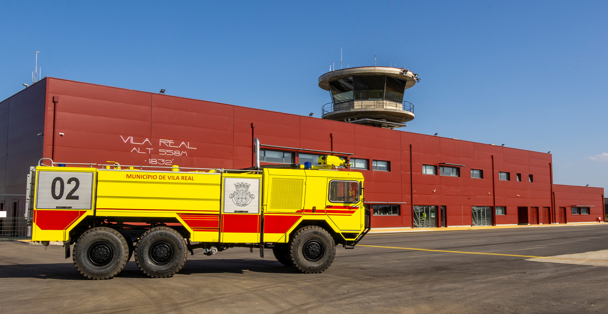 Câmara Municipal Reforça Segurança no Aeródromo com Nova Viatura de Combate a Incêndios
